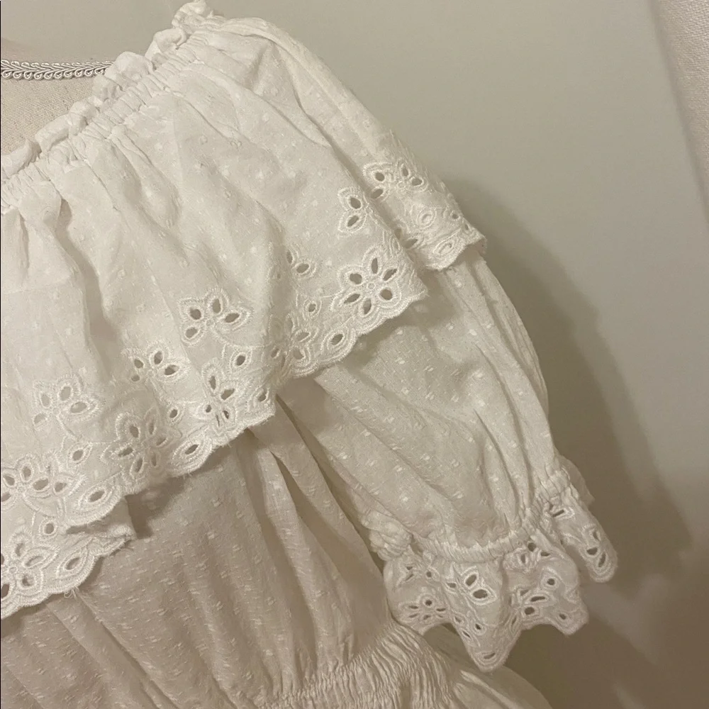 Universal Thread White Ruffled Blouse - Picture 2 of 7